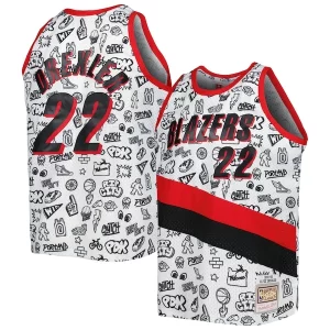 Fantastico Versatile Clyde Drexler Portland Trail Blazers 1991/92 Hardwood Classics Doodle Swingman Player Jersey White
